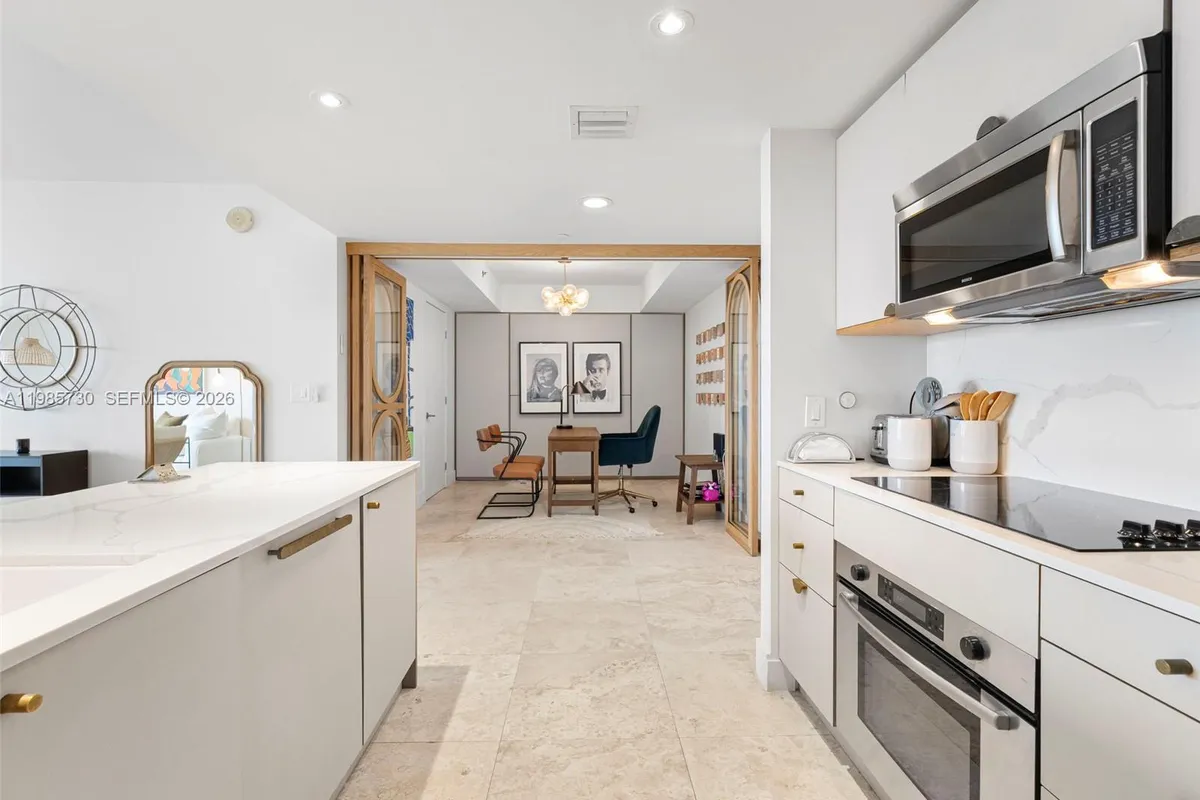 50 Biscayne Blvd # 1708, Miami FL 33132