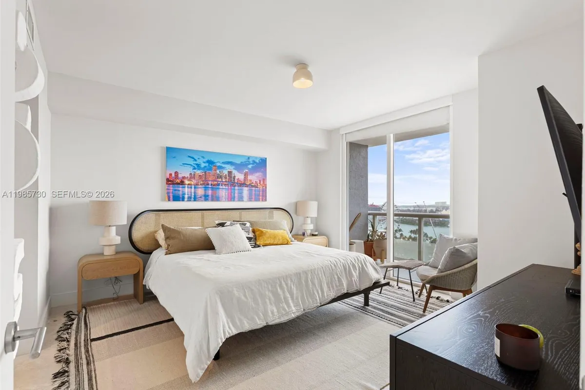 50 Biscayne Blvd # 1708, Miami FL 33132