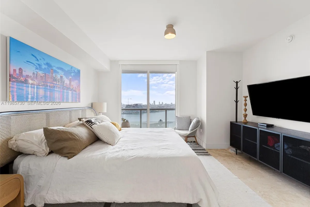 50 Biscayne Blvd # 1708, Miami FL 33132