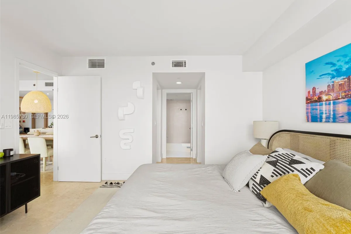 50 Biscayne Blvd # 1708, Miami FL 33132