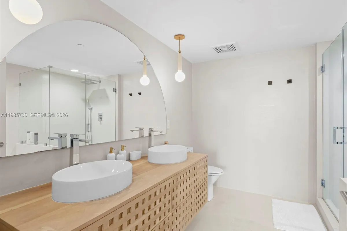 50 Biscayne Blvd # 1708, Miami FL 33132