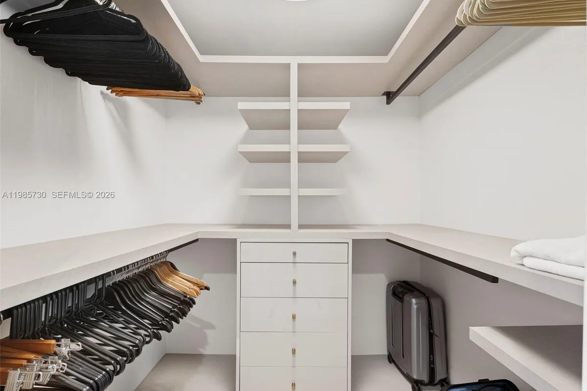 50 Biscayne Blvd # 1708, Miami FL 33132