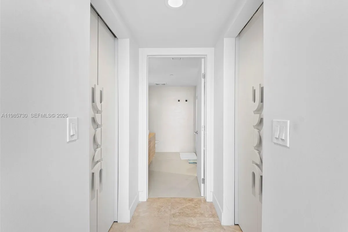 50 Biscayne Blvd # 1708, Miami FL 33132