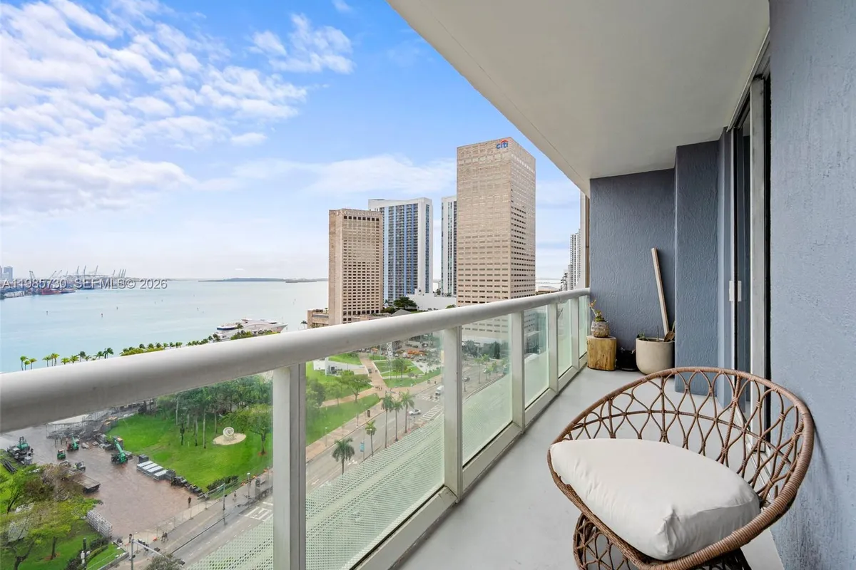 50 Biscayne Blvd # 1708, Miami FL 33132