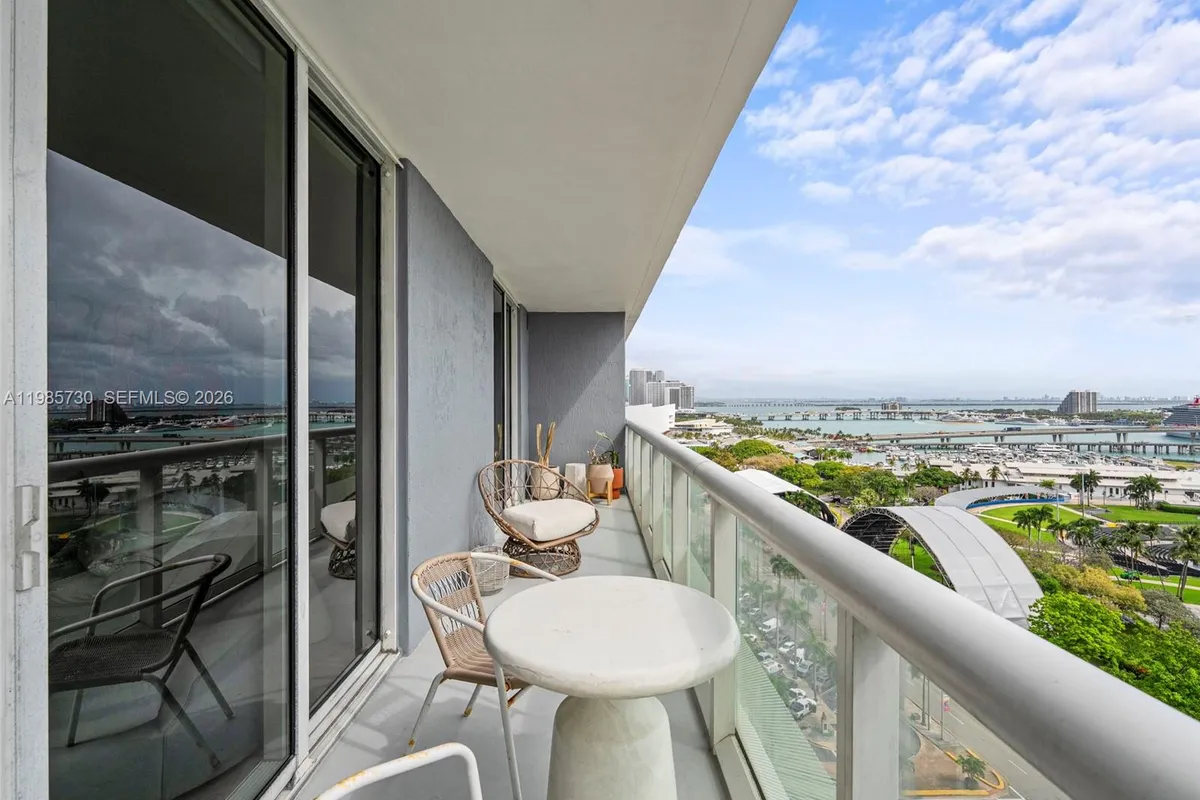 50 Biscayne Blvd # 1708, Miami FL 33132