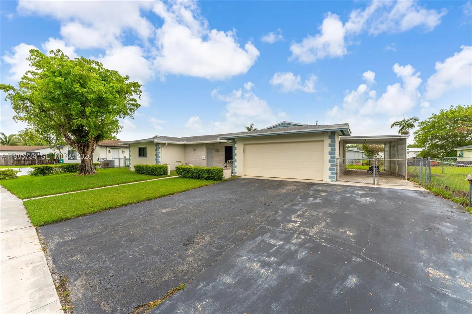 9454 Sterling Dr, Cutler Bay FL 33157