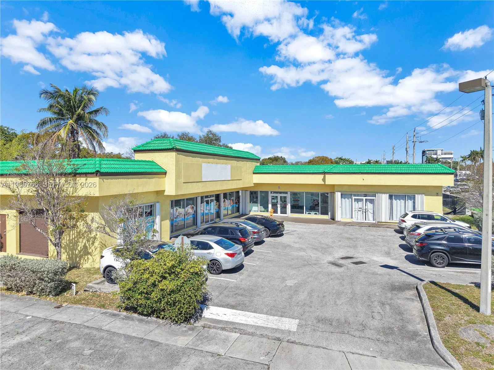 124 S Federal Hwy, Hallandale Beach FL 33009