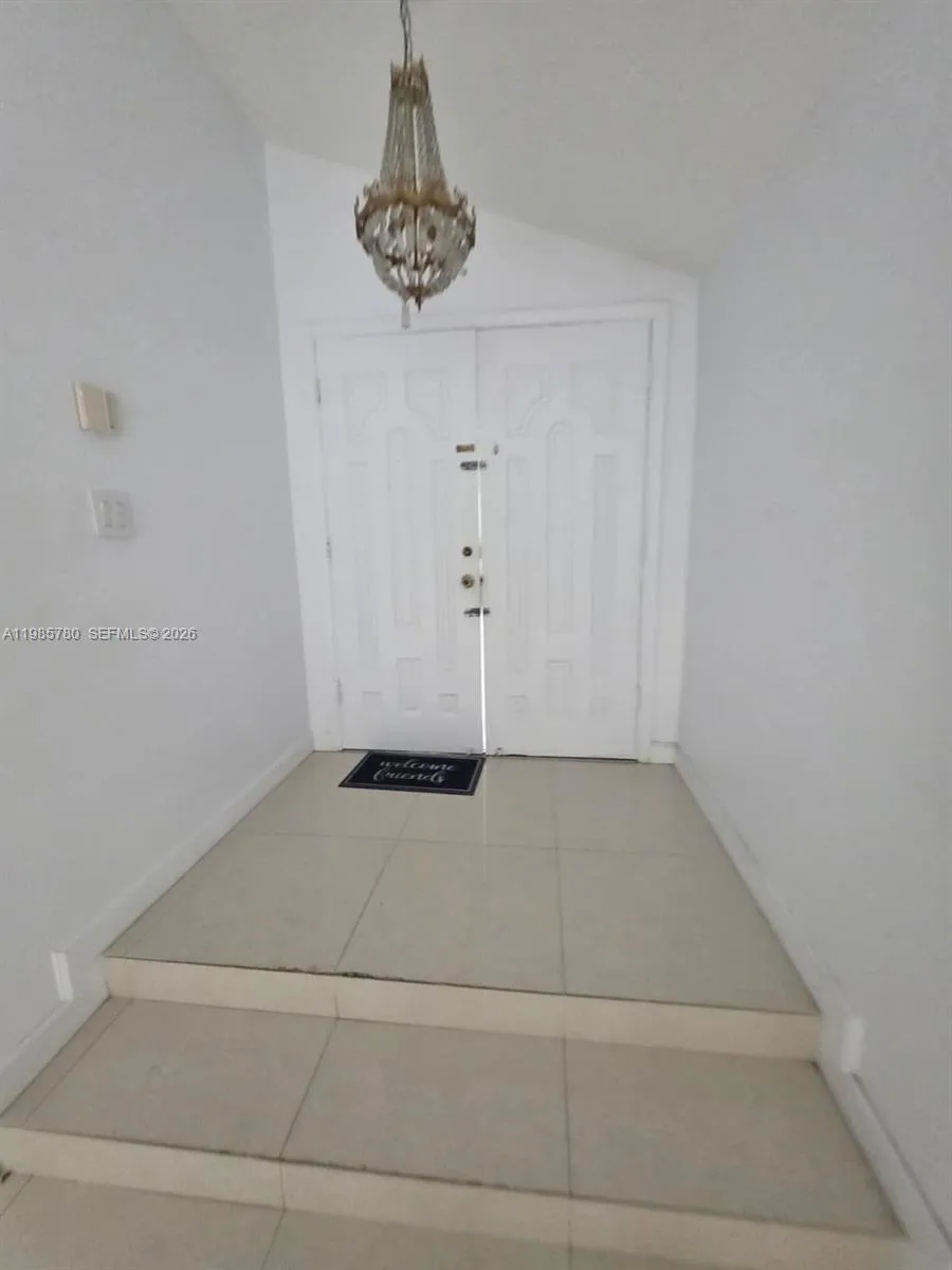 710 SW 99th Ct Cir, Miami FL 33174