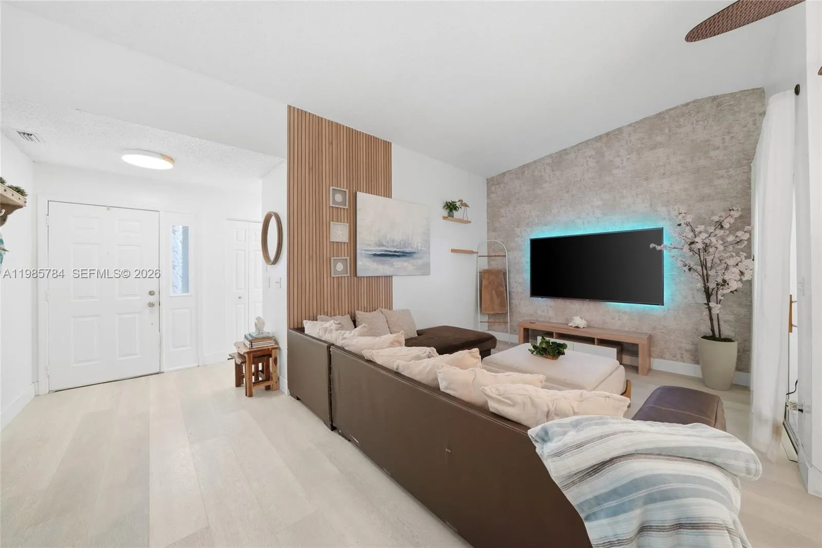 677 SE 22nd Dr, Homestead FL 33033