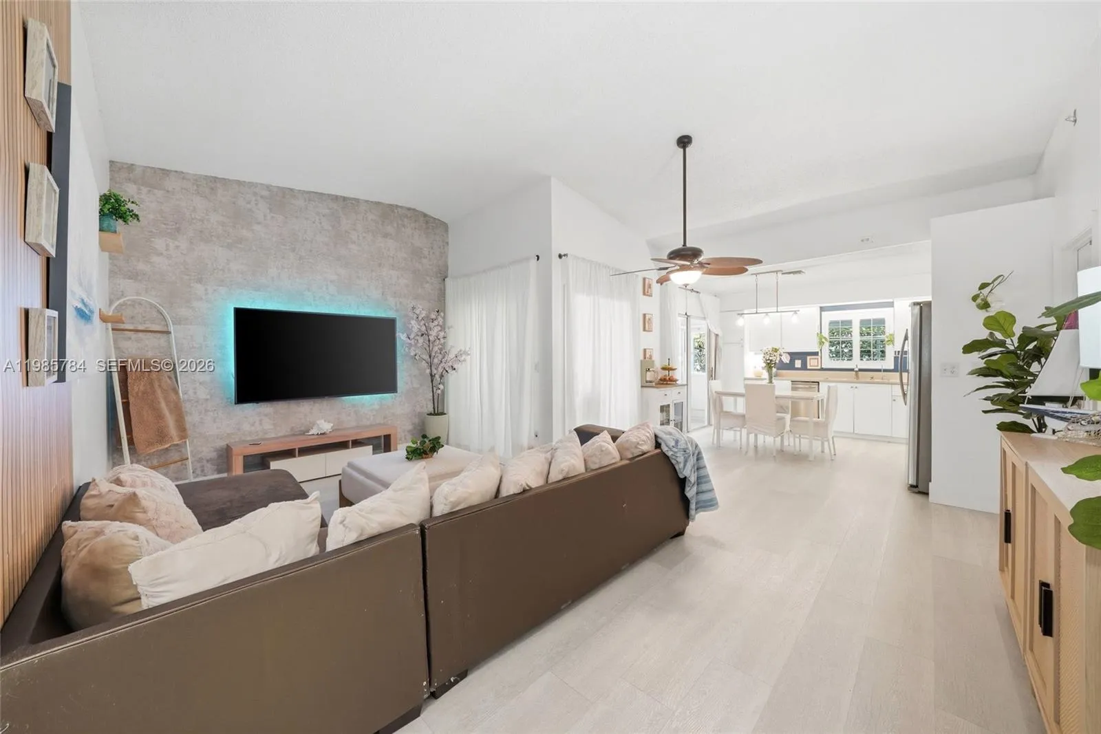 677 SE 22nd Dr, Homestead FL 33033