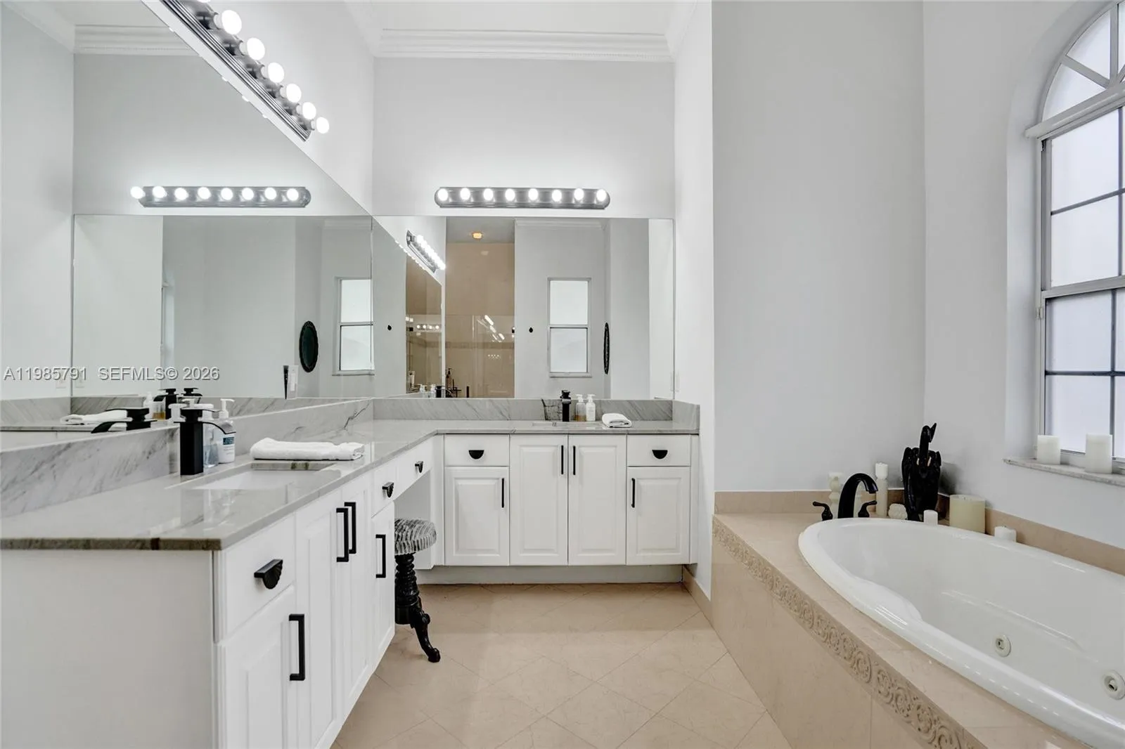 3736 Amelia Island Ln, Davie FL 33328