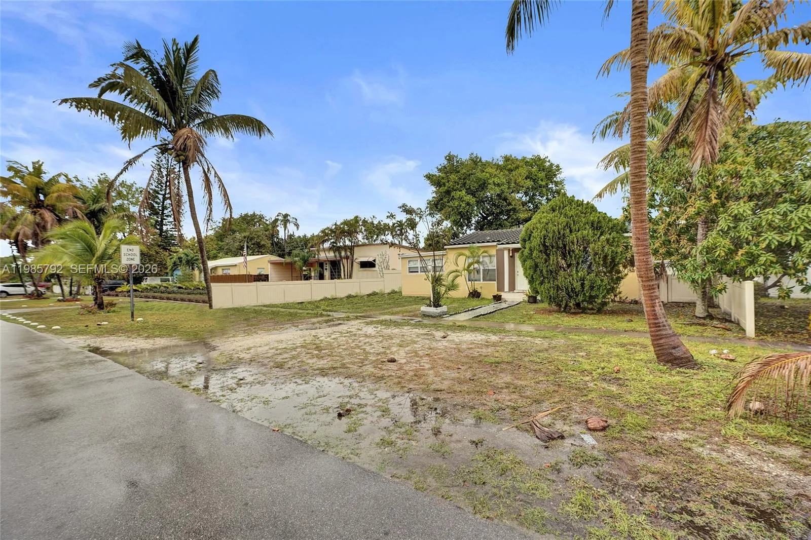 1675 NE 160th St, North Miami Beach FL 33162