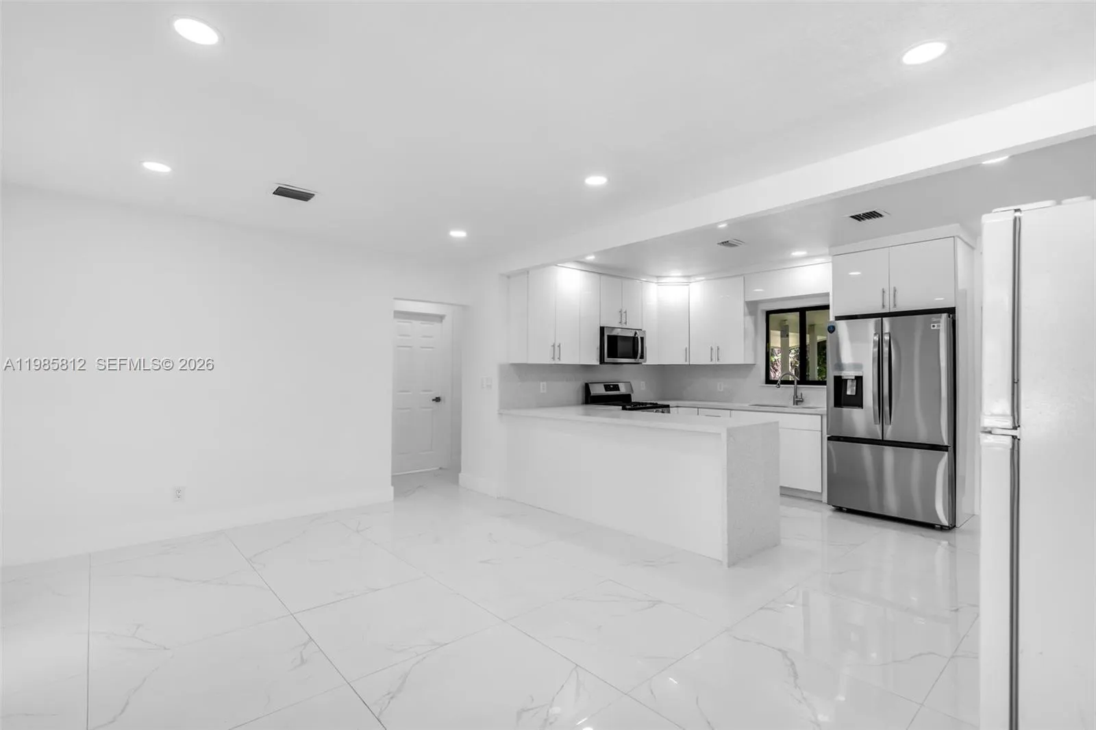 1010 NE 140th St, North Miami FL 33161