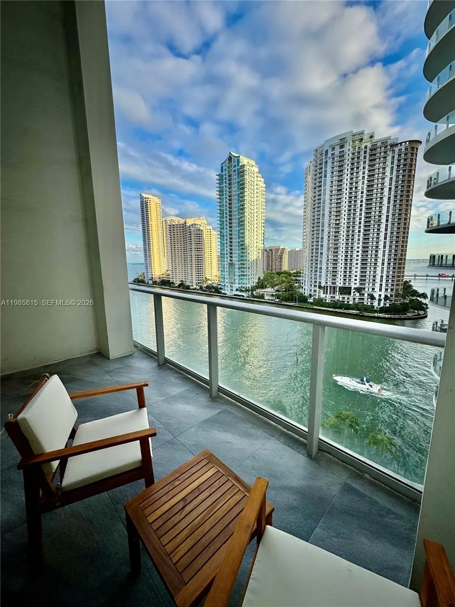 300 S Biscayne Blvd # 1210, Miami FL 33131