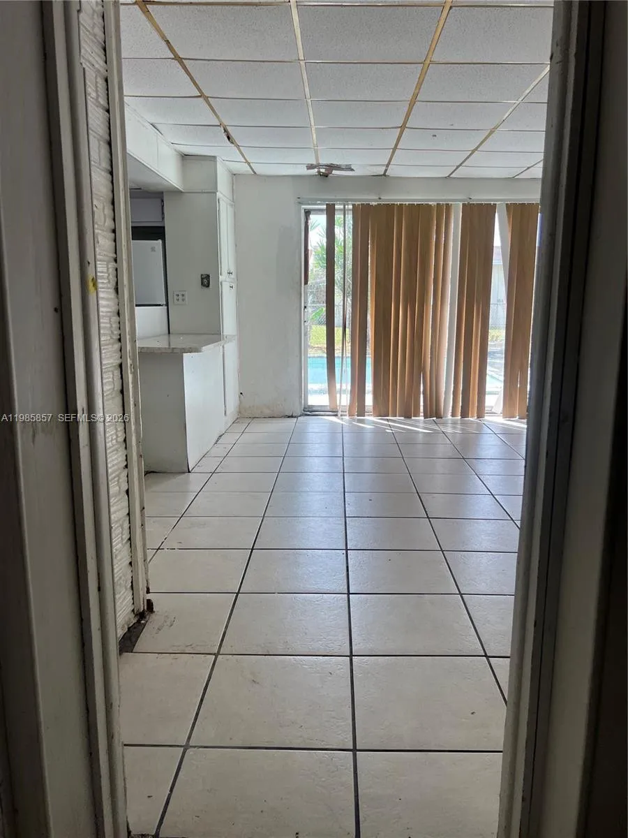 30 NE 193rd Ter, Miami FL 33179