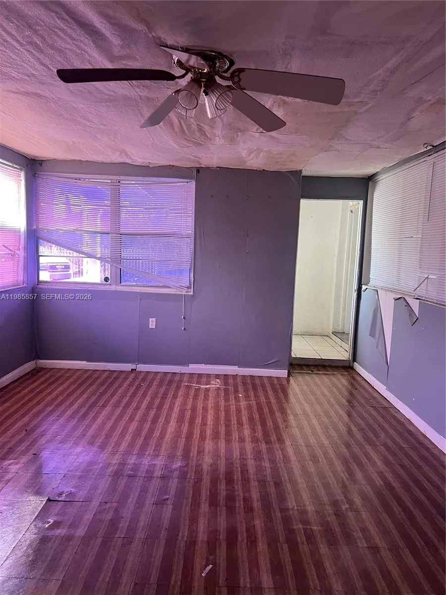 30 NE 193rd Ter, Miami FL 33179