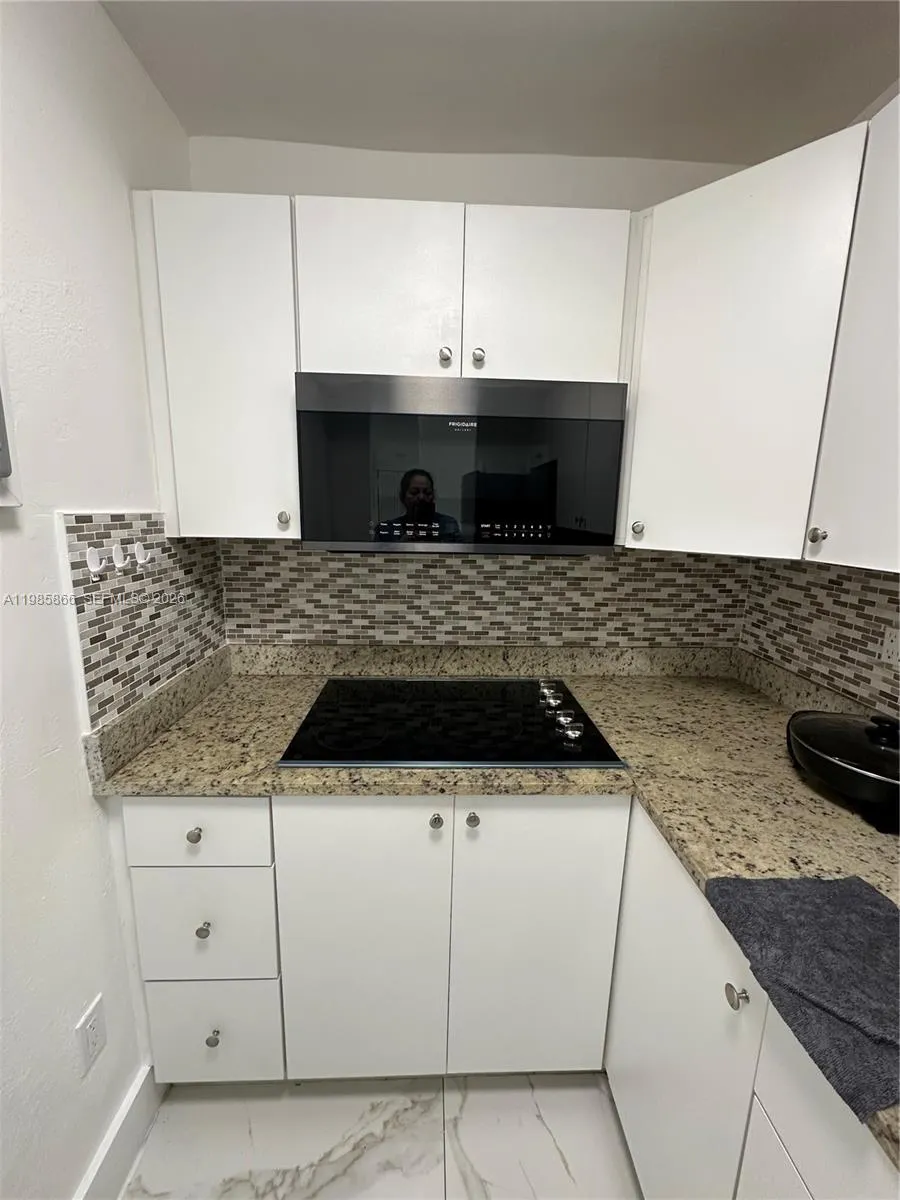 4713 NW 7th St # 1, Miami FL 33126