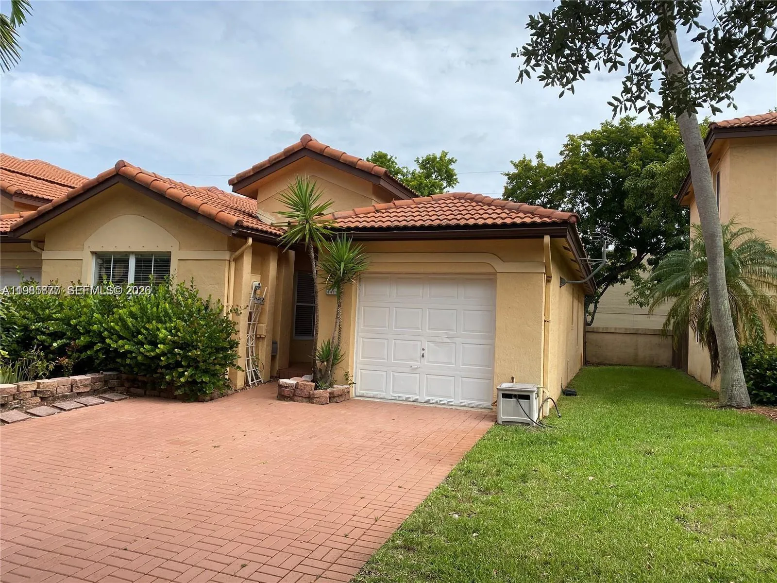 14117 N Forest Oak Cir, Davie FL 33325