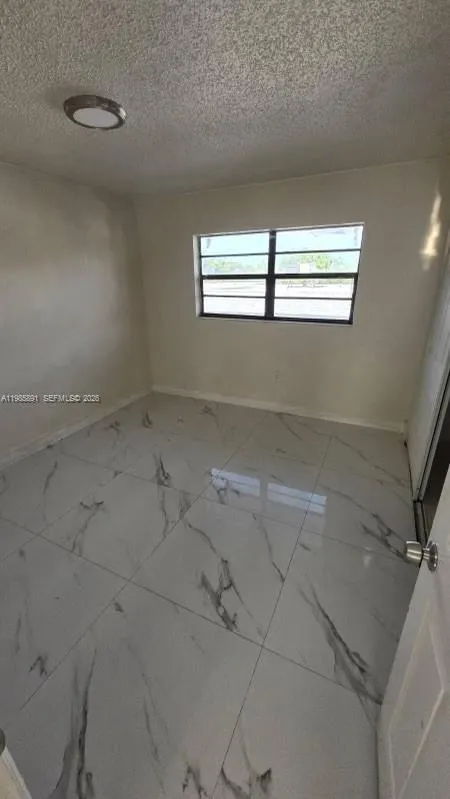 208 Avondale Dr # 11, Pompano Beach FL 33060