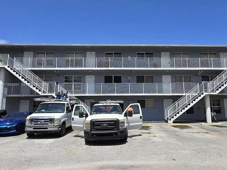 208 Avondale Dr # 11, Pompano Beach FL 33060