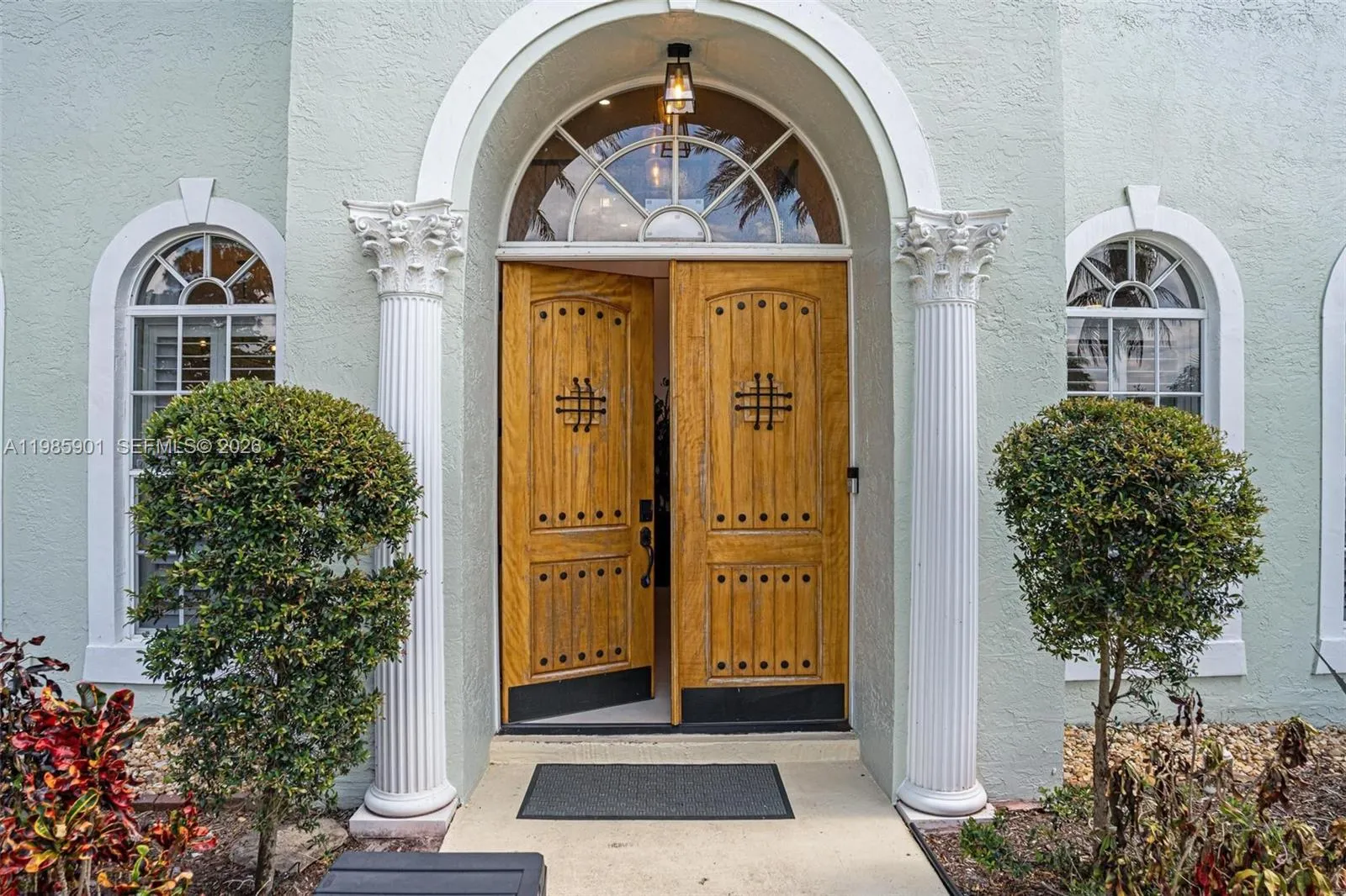 5100 NW 76th Pl, Fort Lauderdale FL 33073