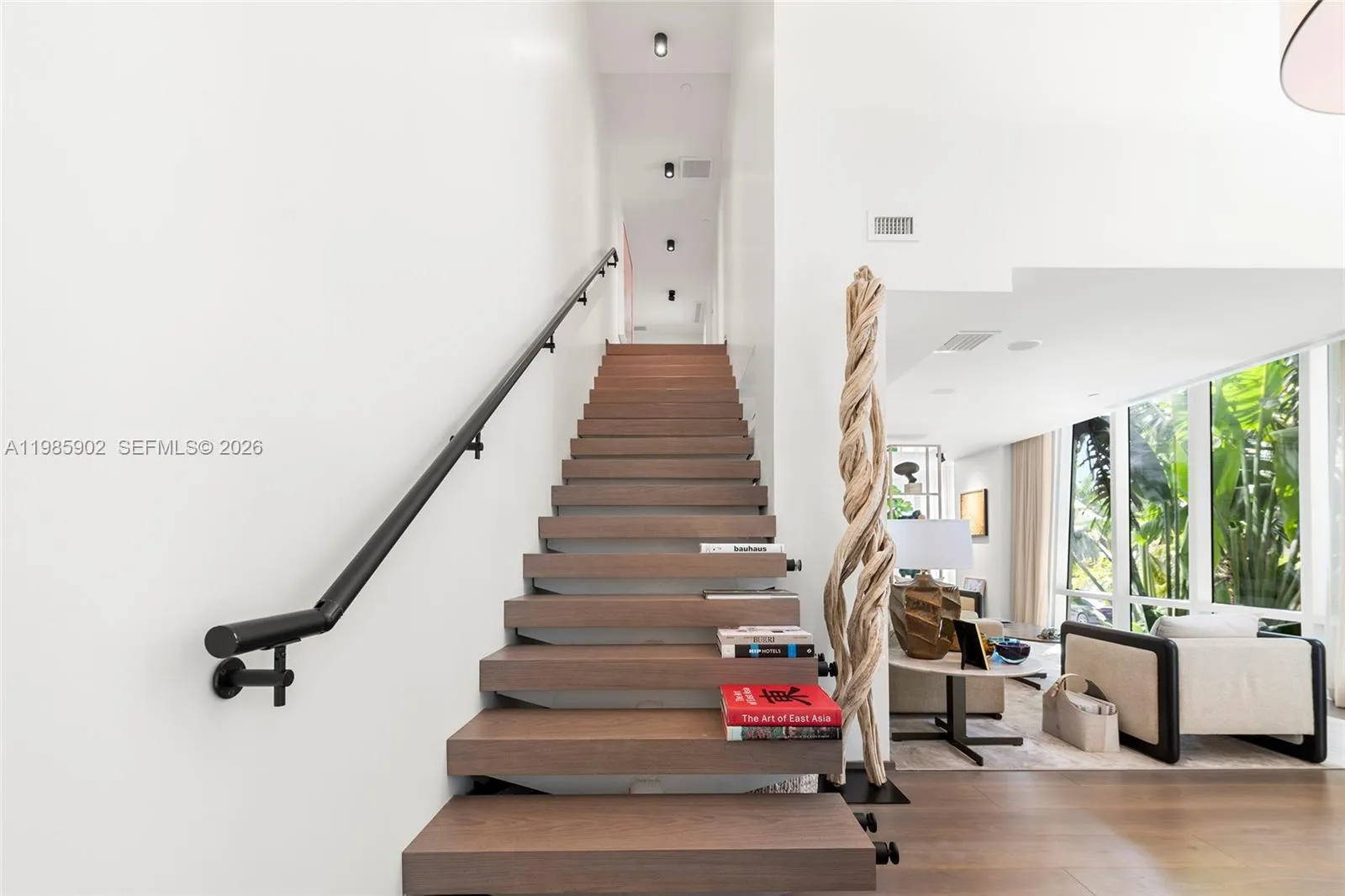 601 NE 27, Miami FL 33137