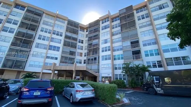 1100 Saint Charles Pl, Pembroke Pines FL 33026