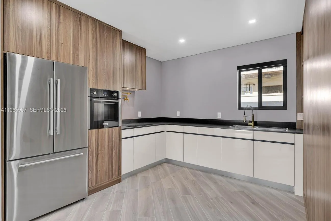 8931 NE 2nd Ave # N4, El Portal FL 33138