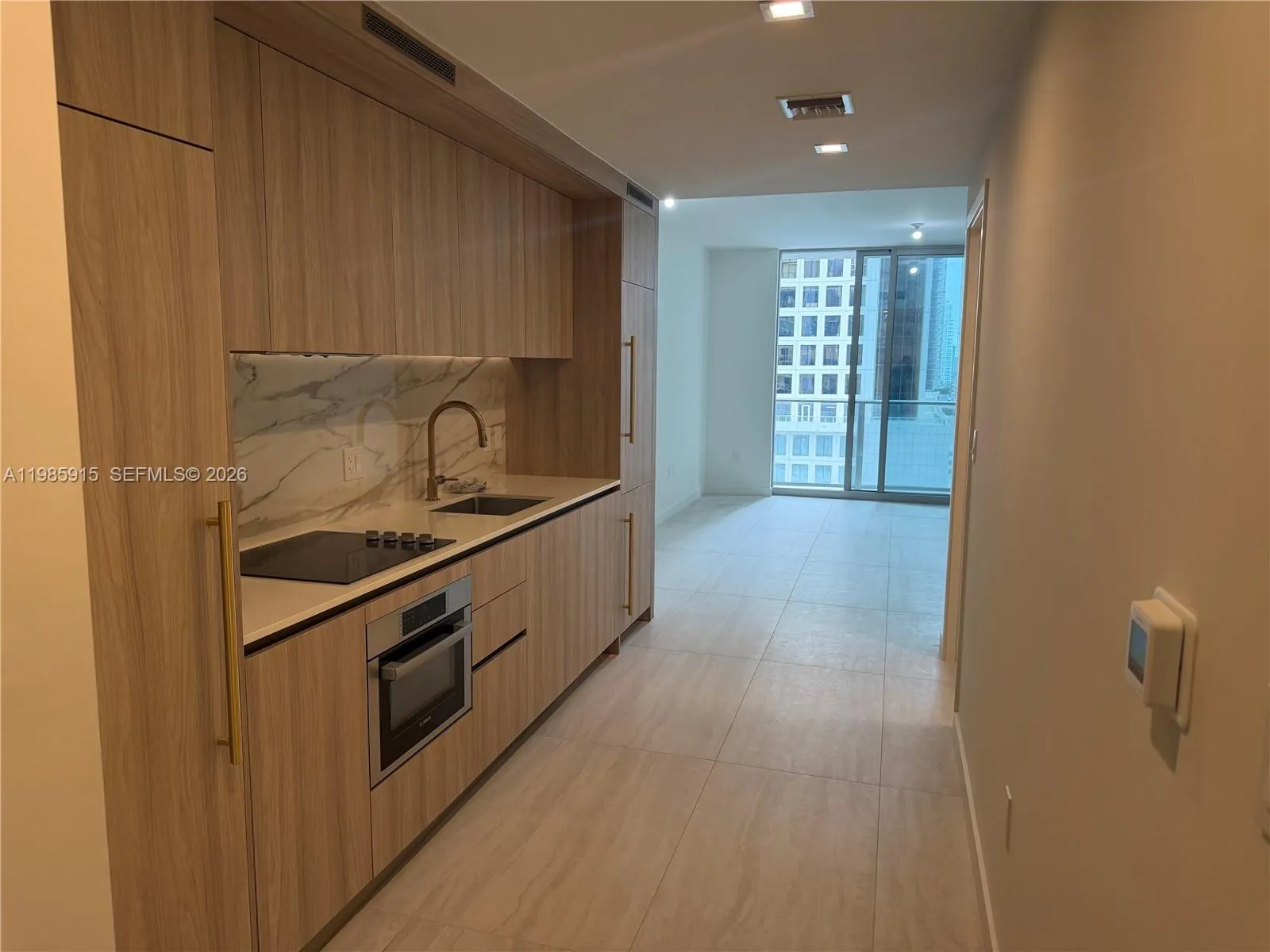 77 SE 5th Street # 1613, Miami FL 33131