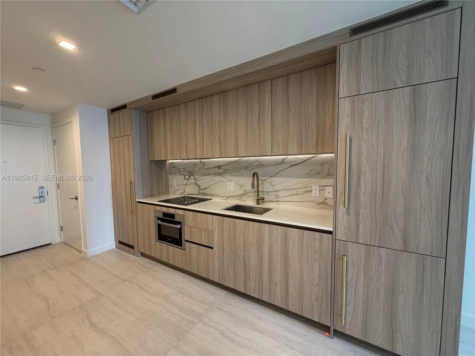 77 SE 5th Street # 1613, Miami FL 33131