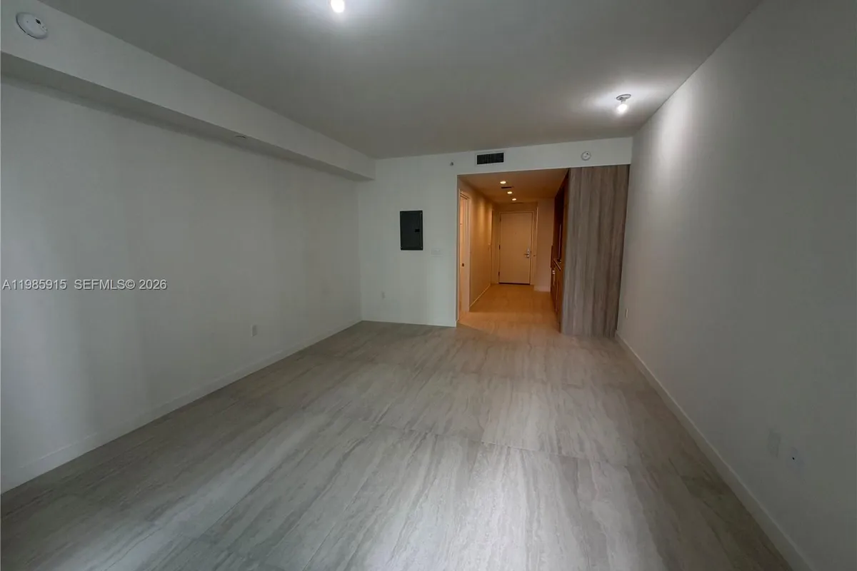 77 SE 5th Street # 1613, Miami FL 33131