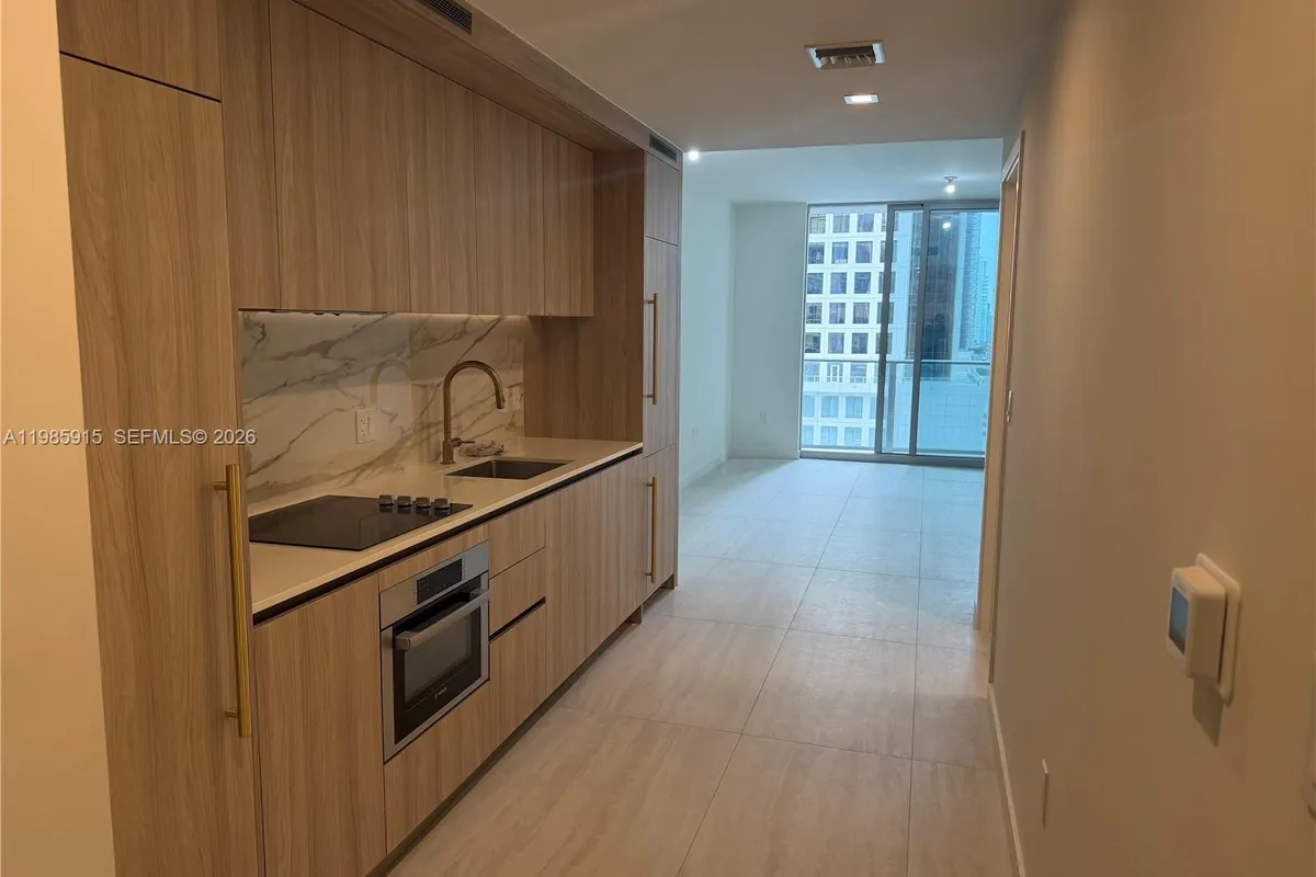 77 SE 5th Street # 1613, Miami FL 33131