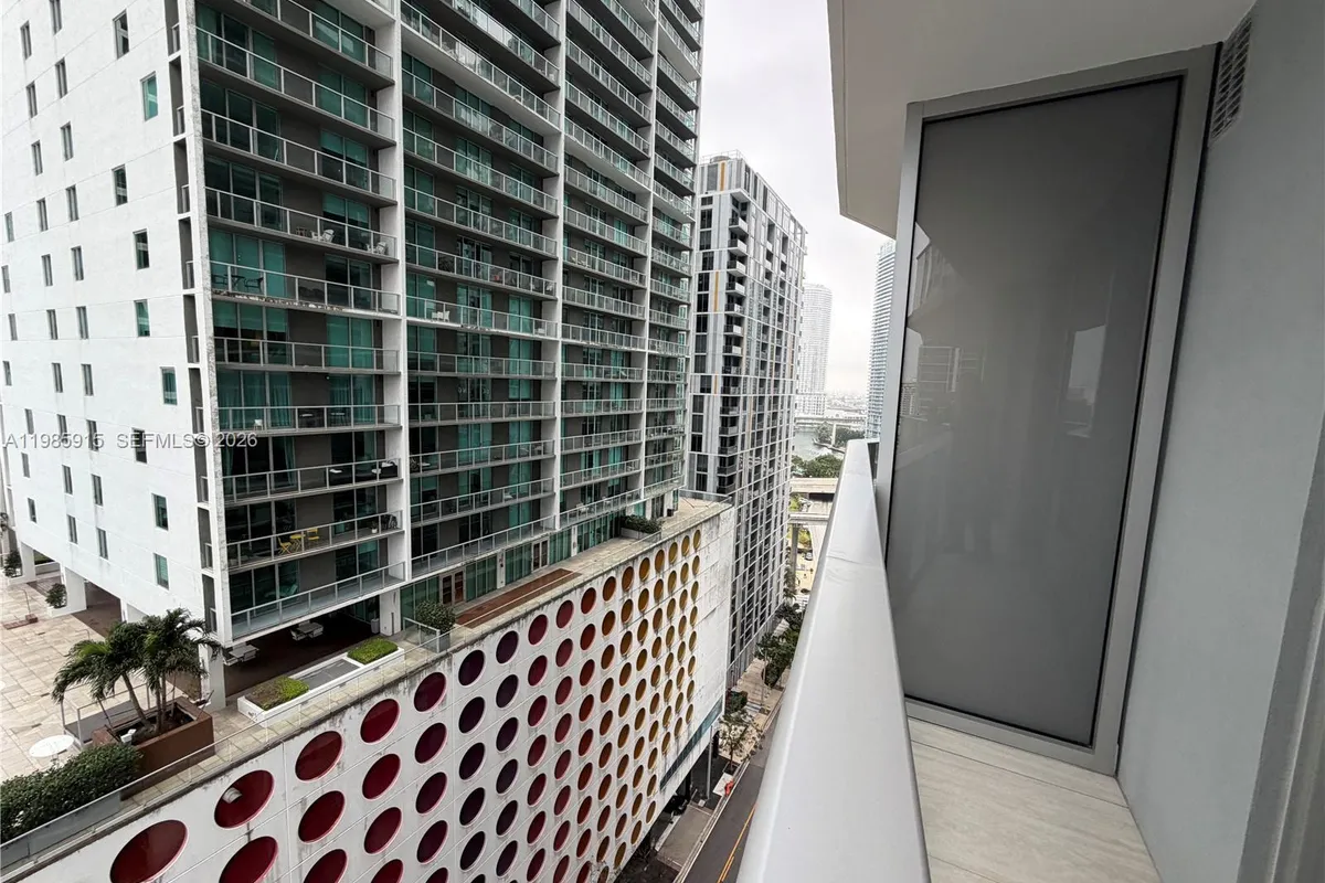 77 SE 5th Street # 1613, Miami FL 33131