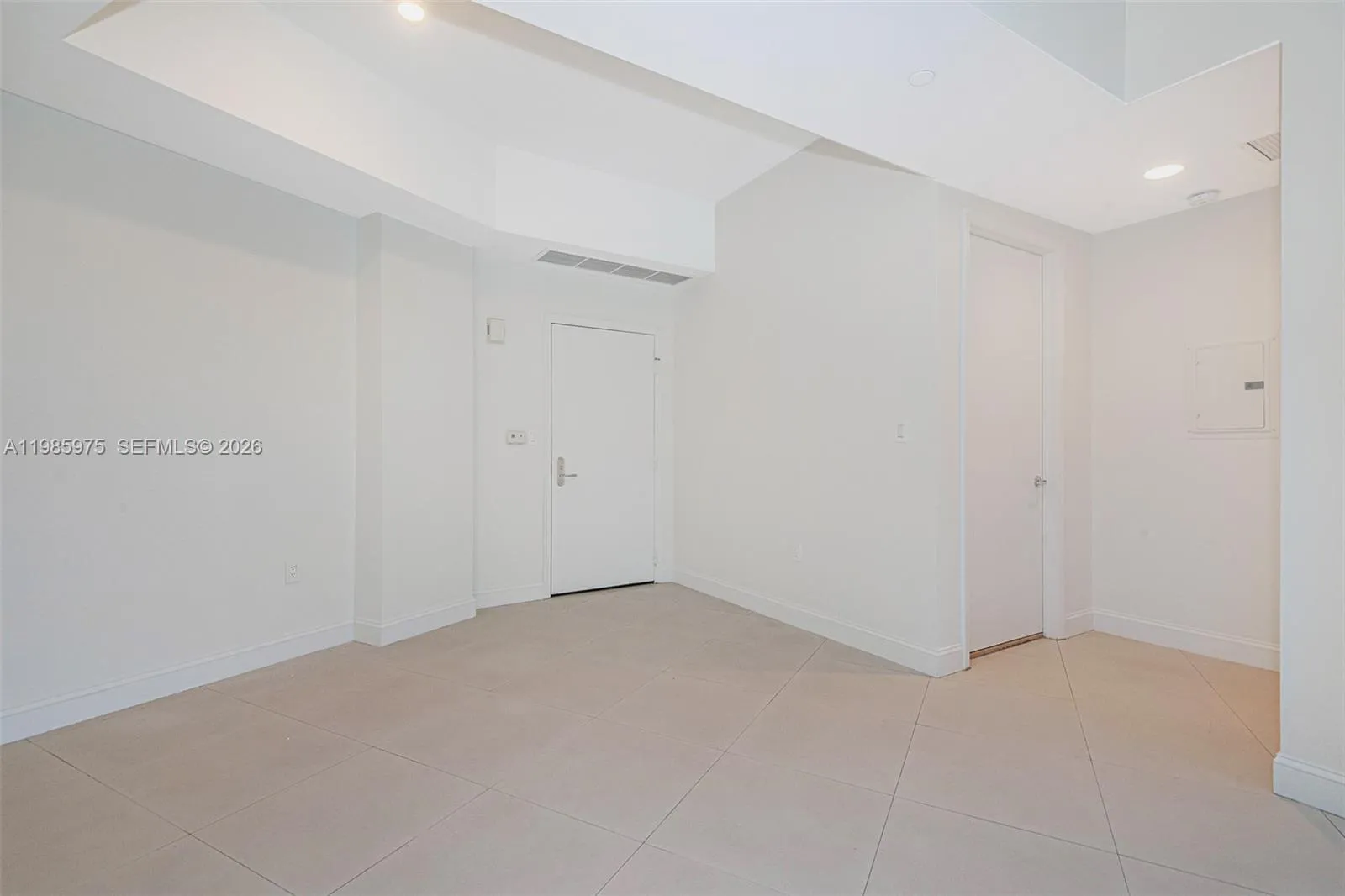 20000 E Country Club Dr # 412, Aventura FL 33180