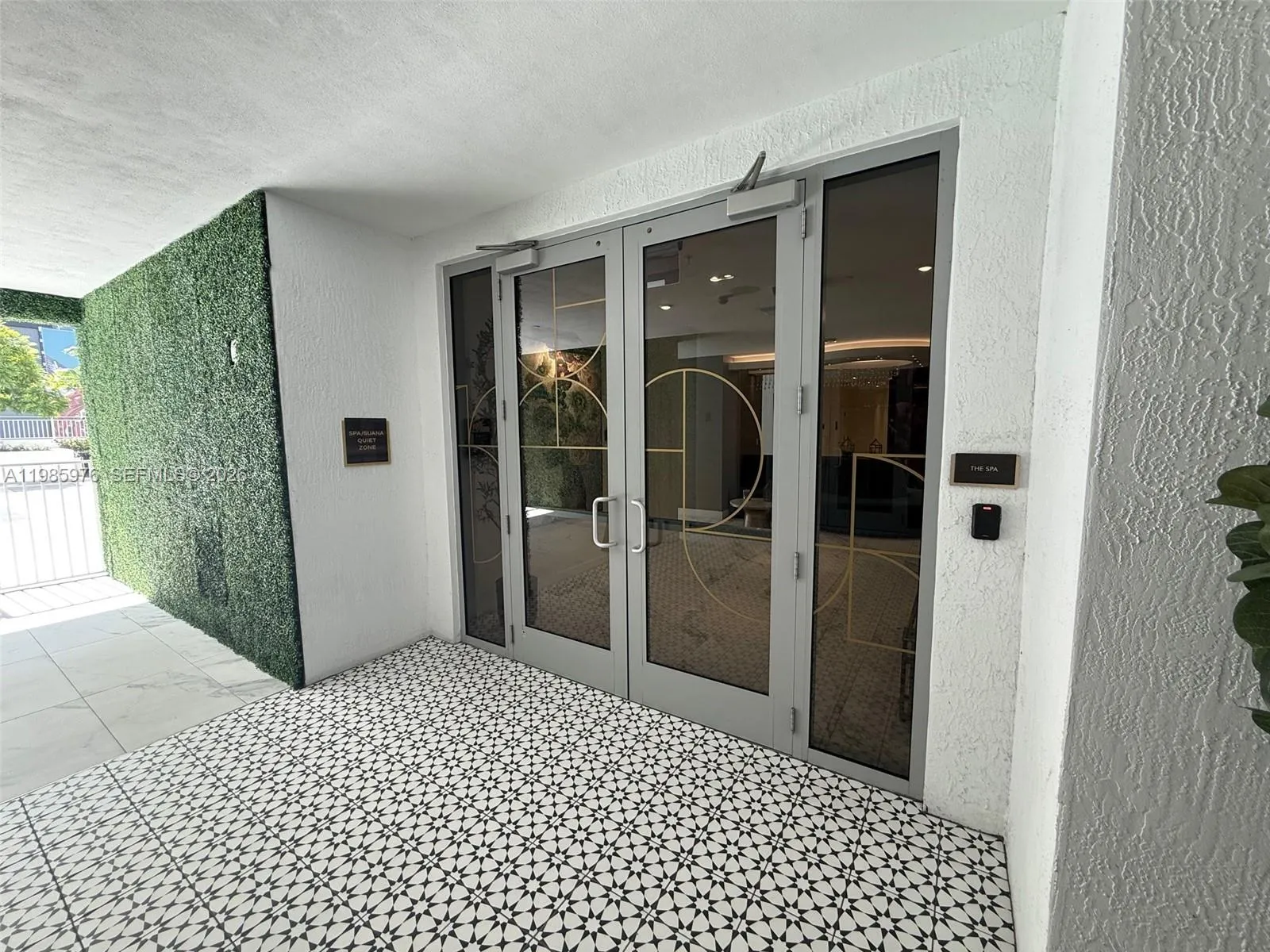 218 NW 8th St, Miami FL 33136