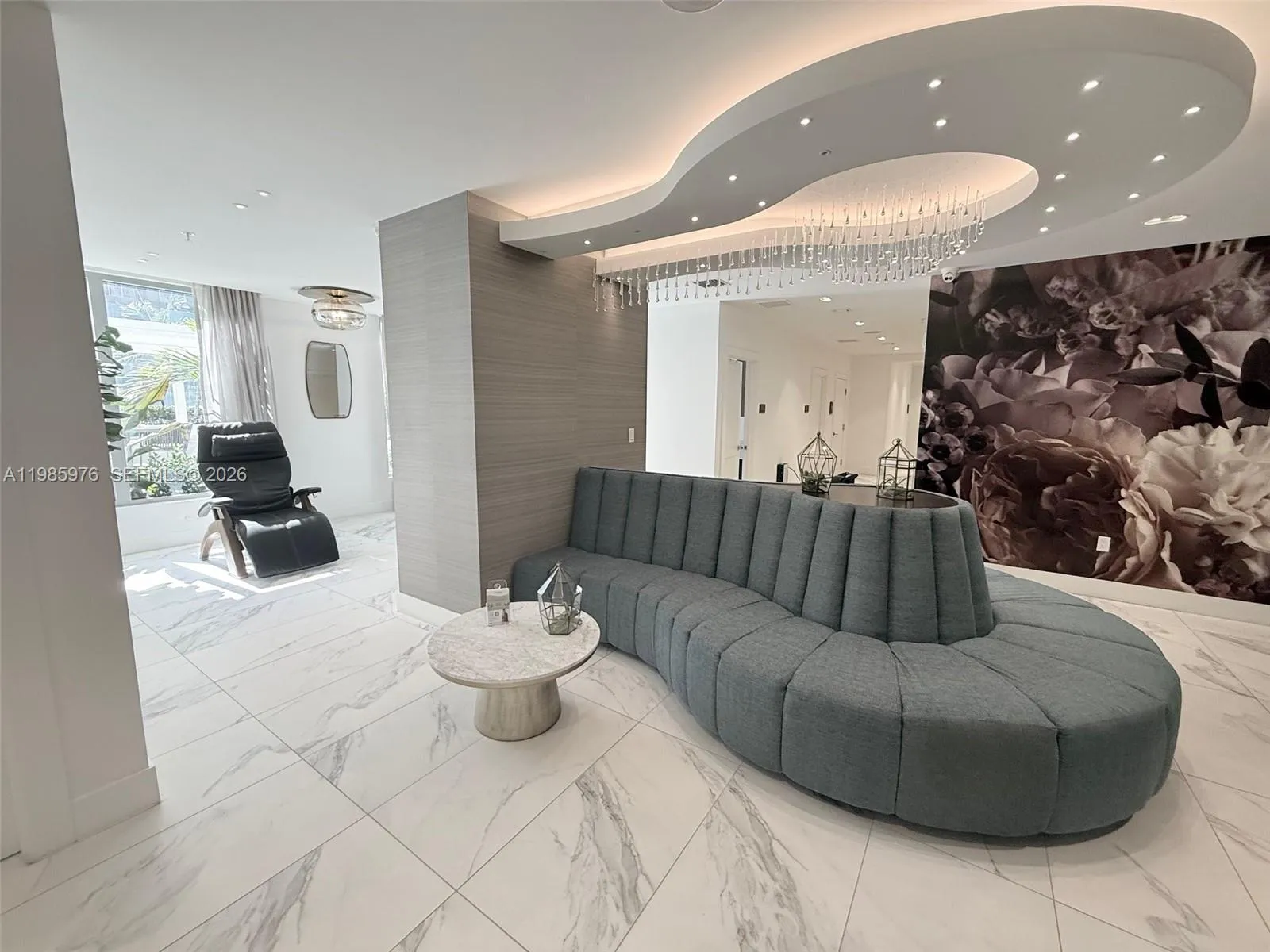 218 NW 8th St, Miami FL 33136