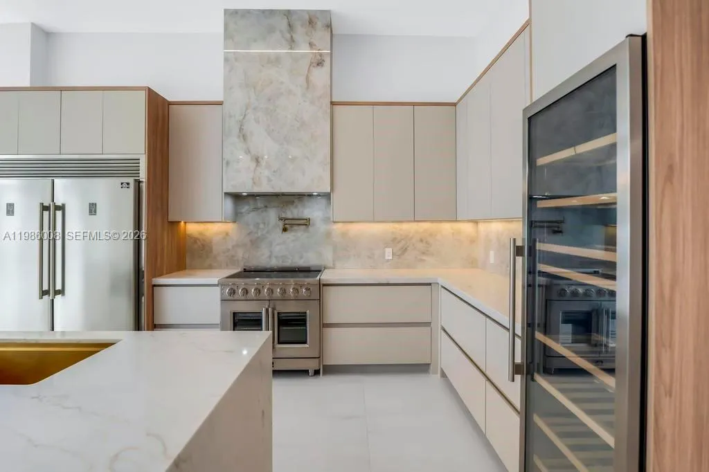 2755 NE 31st Ct, Lighthouse Point FL 33064