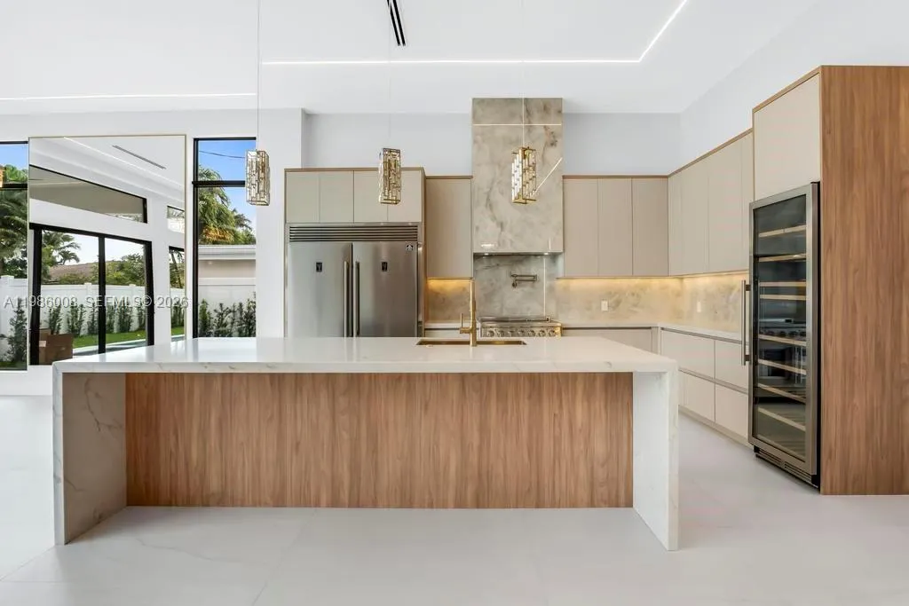 2755 NE 31st Ct, Lighthouse Point FL 33064