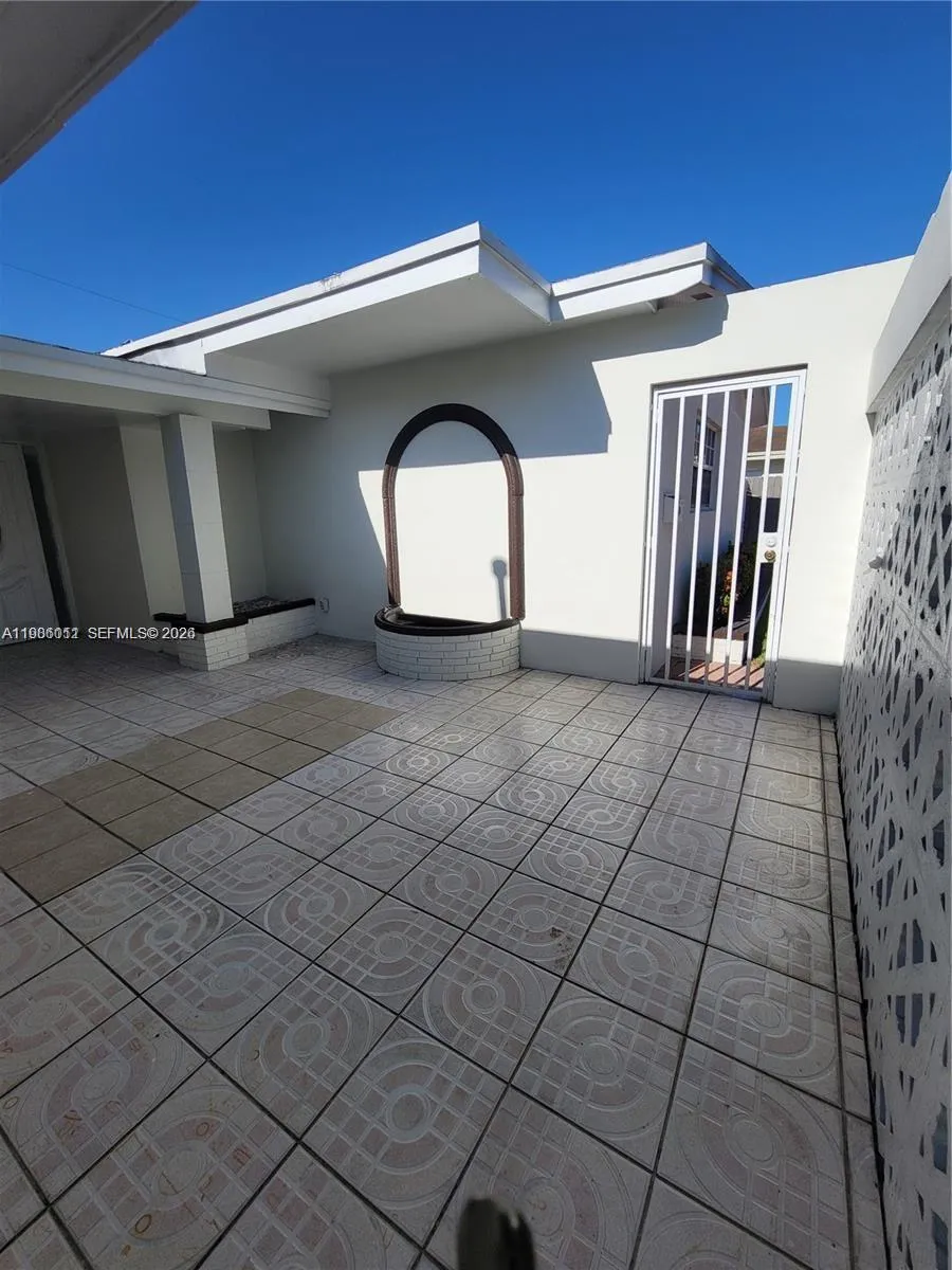 12305 SW 42nd St, Miami FL 33175