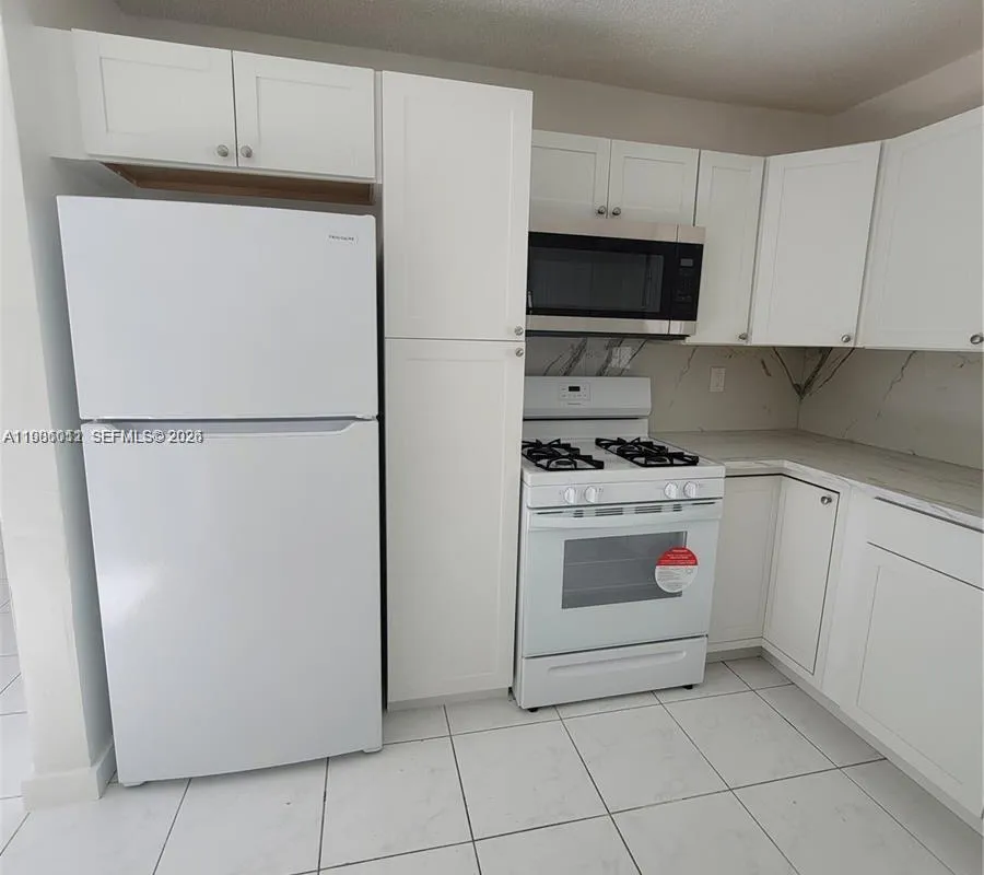 12305 SW 42nd St, Miami FL 33175