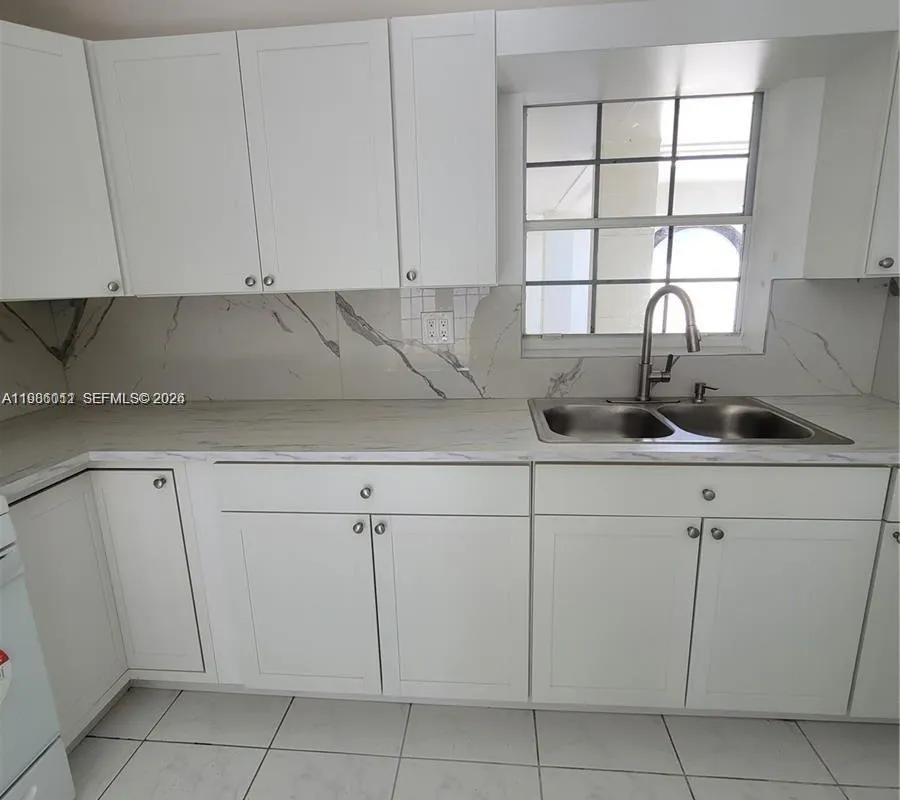 12305 SW 42nd St, Miami FL 33175