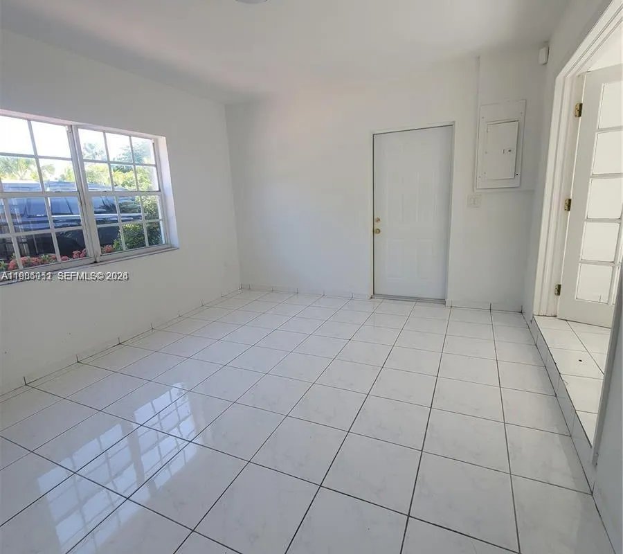 12305 SW 42nd St, Miami FL 33175