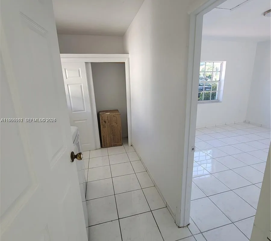 12305 SW 42nd St, Miami FL 33175