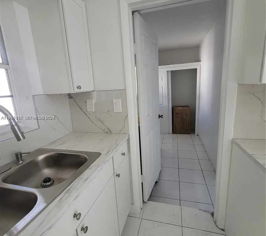 12305 SW 42nd St, Miami FL 33175