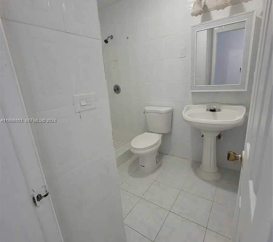 12305 SW 42nd St, Miami FL 33175