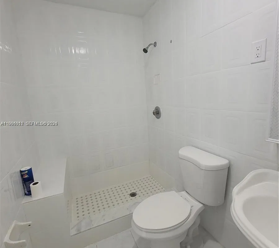 12305 SW 42nd St, Miami FL 33175