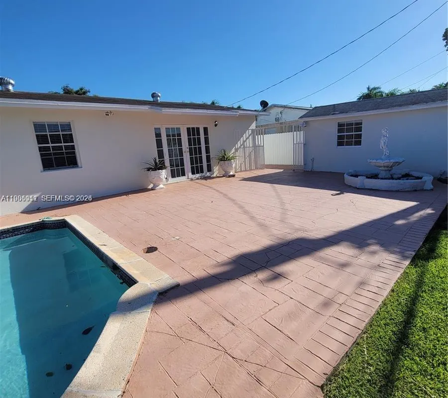 12305 SW 42nd St, Miami FL 33175