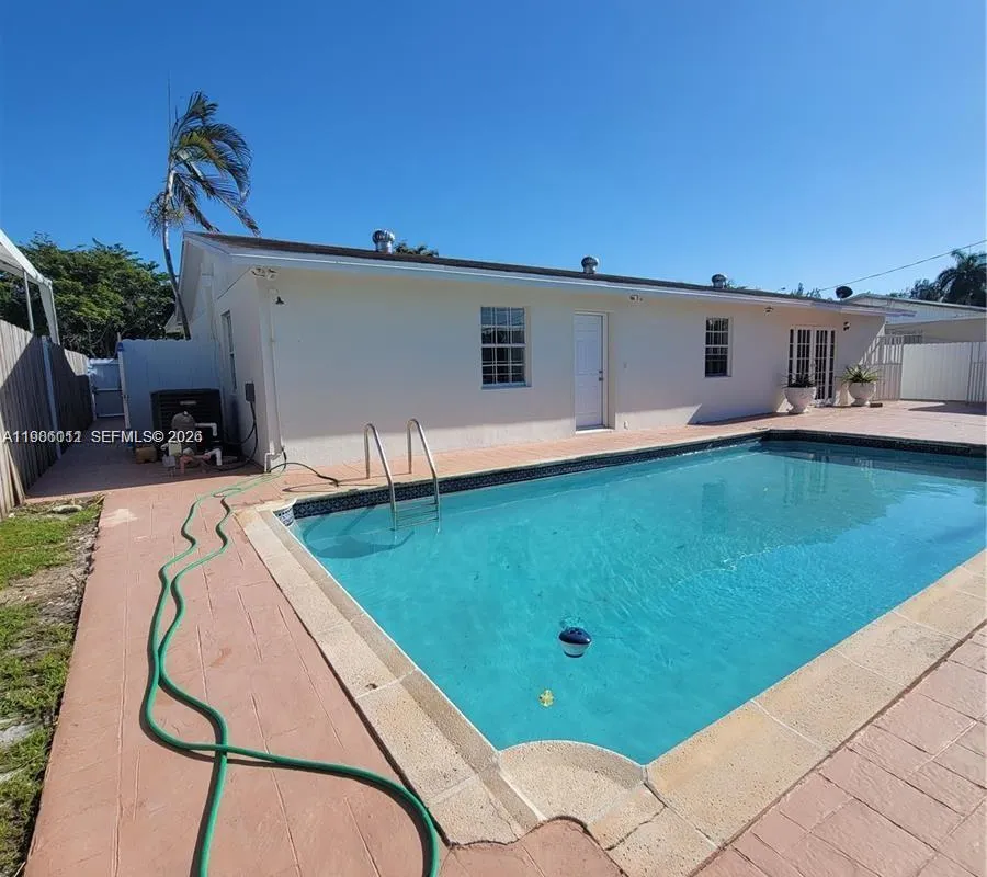 12305 SW 42nd St, Miami FL 33175