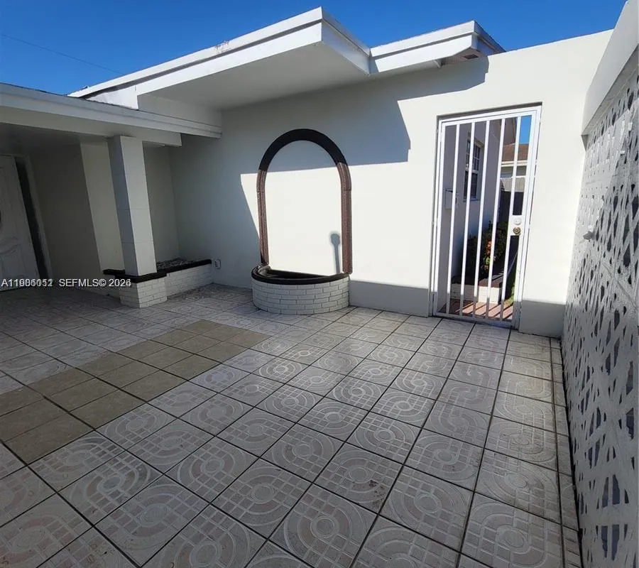 12305 SW 42nd St, Miami FL 33175