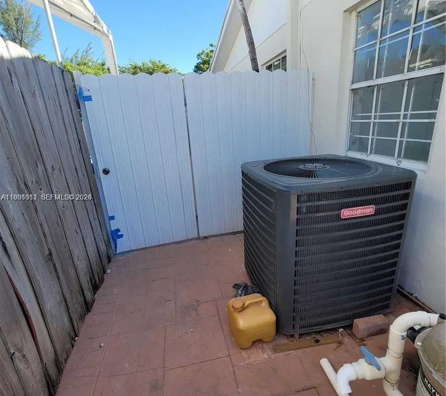 12305 SW 42nd St, Miami FL 33175